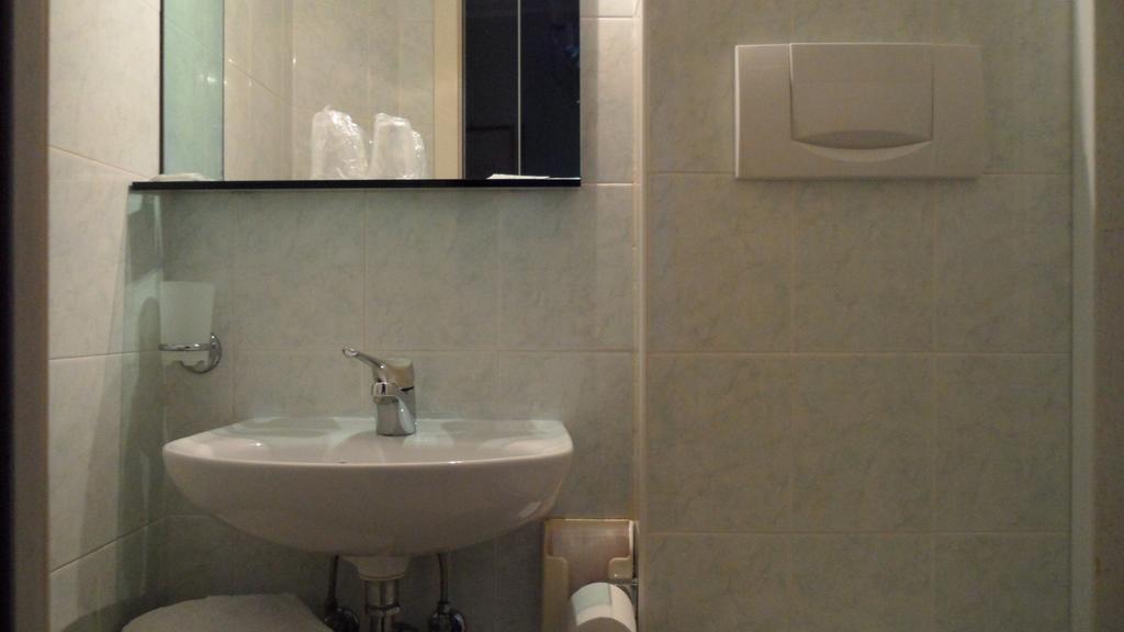 Hotel Locanda Ca' Foscari Venedik Oda fotoğraf