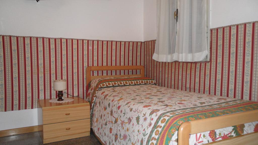 Hotel Locanda Ca' Foscari Venedik Oda fotoğraf
