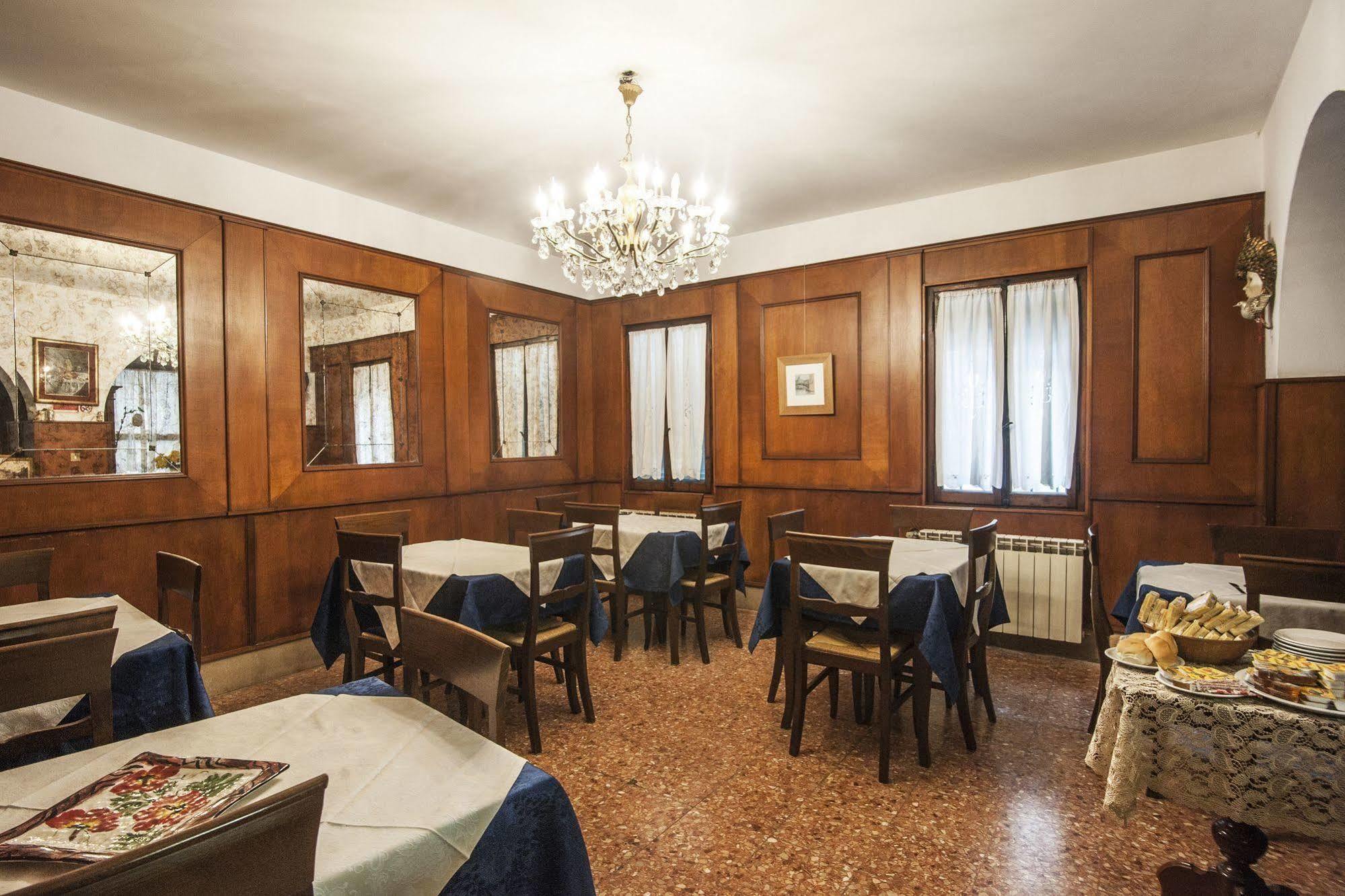 Hotel Locanda Ca' Foscari Venedik Dış mekan fotoğraf