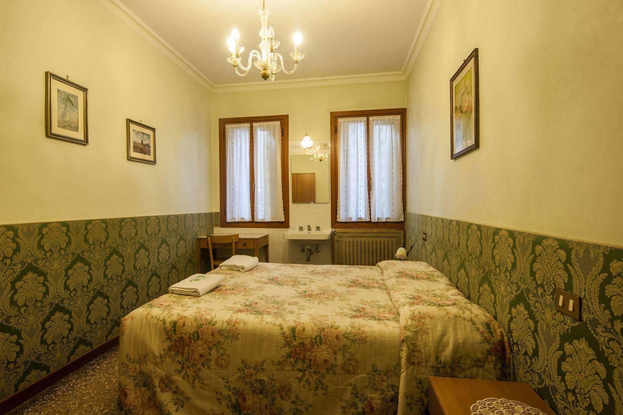 Hotel Locanda Ca' Foscari Venedik Dış mekan fotoğraf